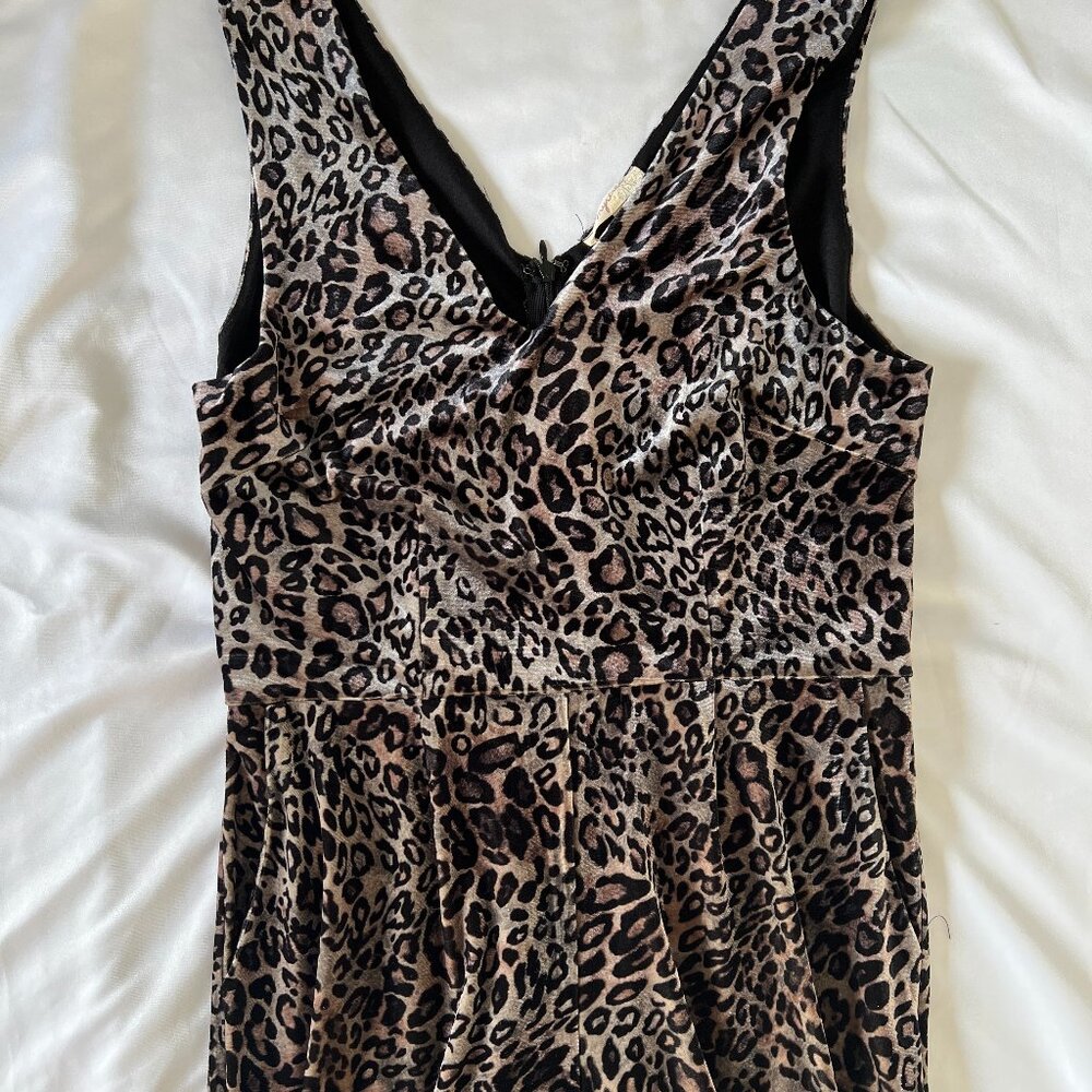 Mystree Animal Print Velvet Wide Leg Jumpsuit Sleeveless Party Mob Wife Glam M - Picture 2 of 7